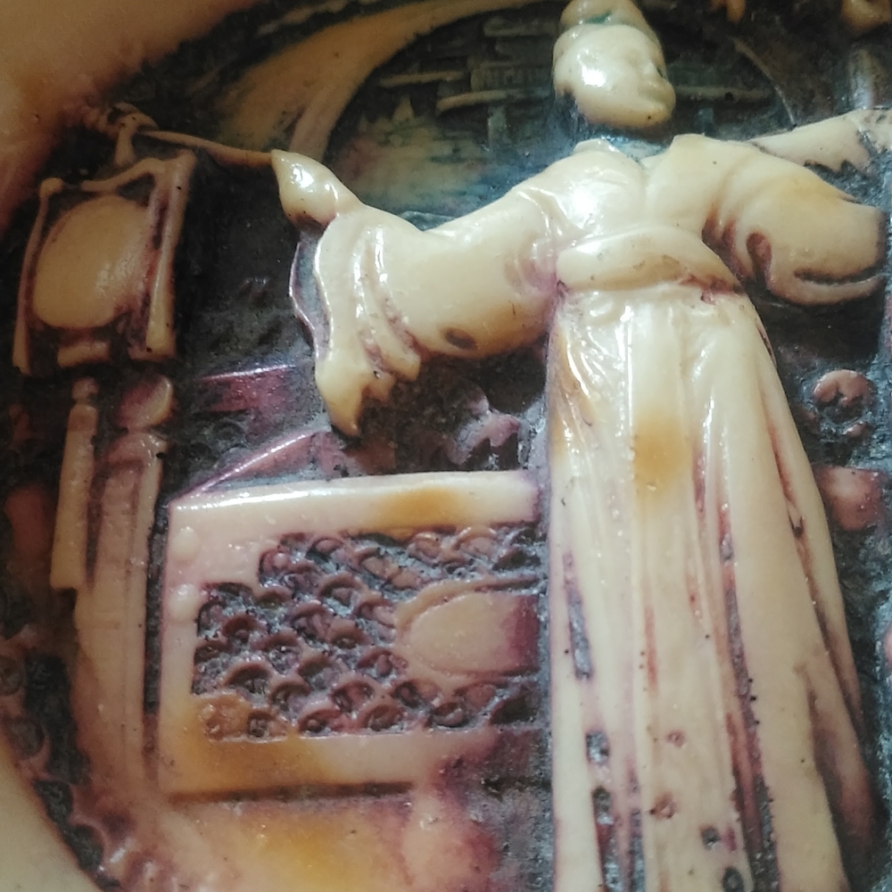 Vintage Decorative Ashtray with Intricate Design - Picture 5 of 9